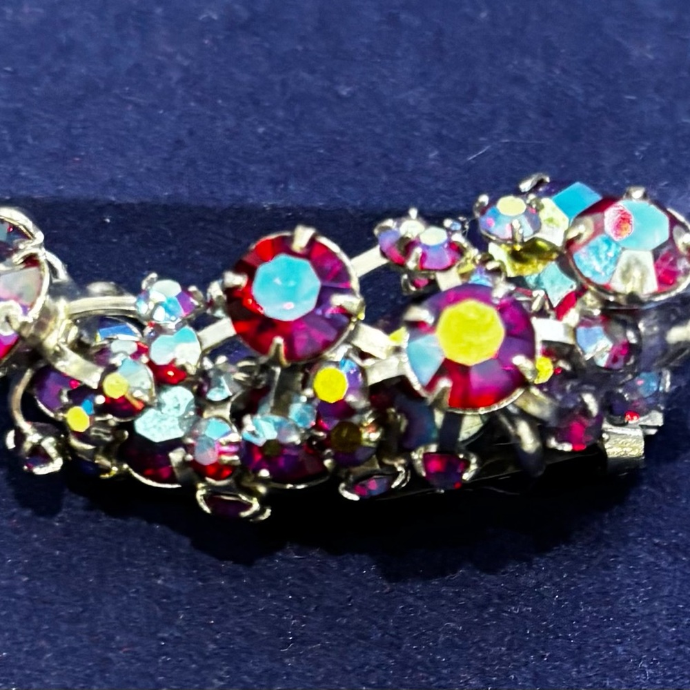 Aurora Borealis Rhinestone Clip - Picture 3 of 6